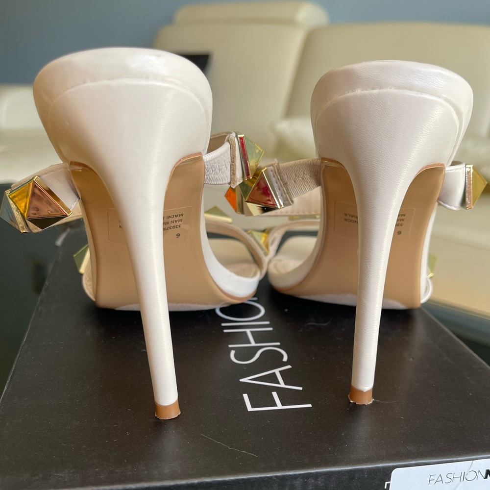 Fashion Nova Women’s Heels, size 6, pre-owned - Picture 5 of 7